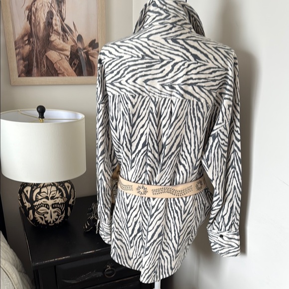 Zebra Print Button-Up Shirt - Picture 3 of 5